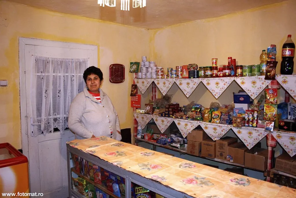 magazinul lui Noemi din Calina magazinul lui Noemi din Calina